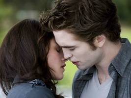 Fake 'Twilight' Actor with Swords Arrested for Enticing Teen
